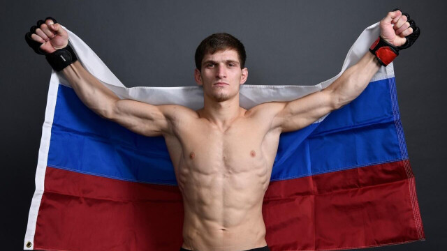 Бой Евлоева и Митчелла возглавит турнир UFC