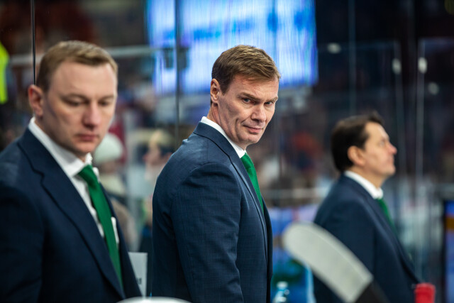 Козлов: у нас не было задания сыграть на удержание после второй шайбы «Авангарду»